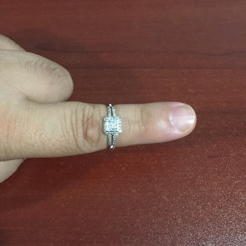 10k White Gold Women's Diamond 💎 Cluster Ring 💍 - Picture 7 of 8